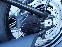 Fuer_bonneville-bobber-black-bremszangen-abdeckung