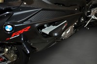Sturzpads fuer S1000RR Seite