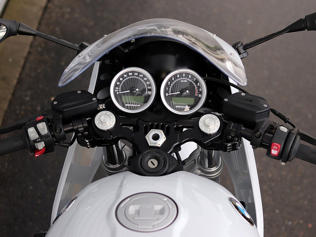 fuer-r-ninet-racer-gabelbruecke-mit-Lenker