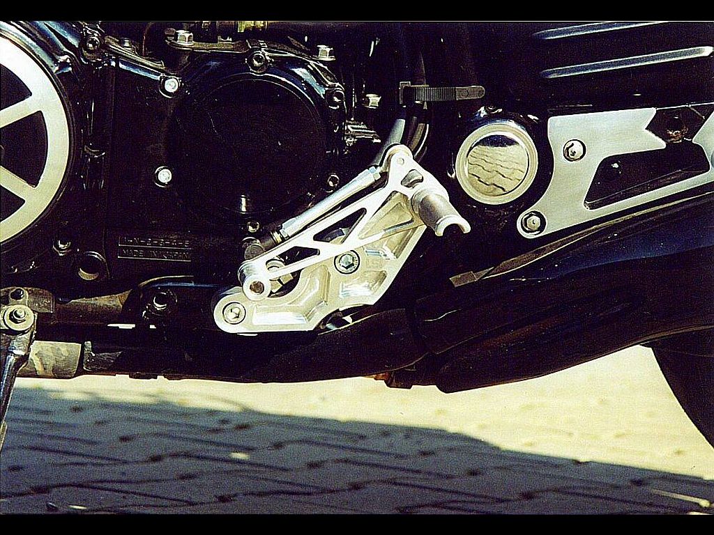 Fussrastenanlage-fuer-Vmax