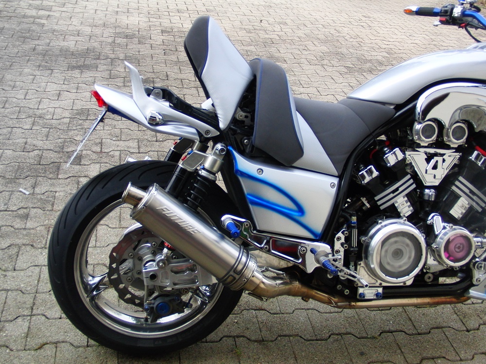 Klappmechanik-fuer-Vmax-Seriensitz